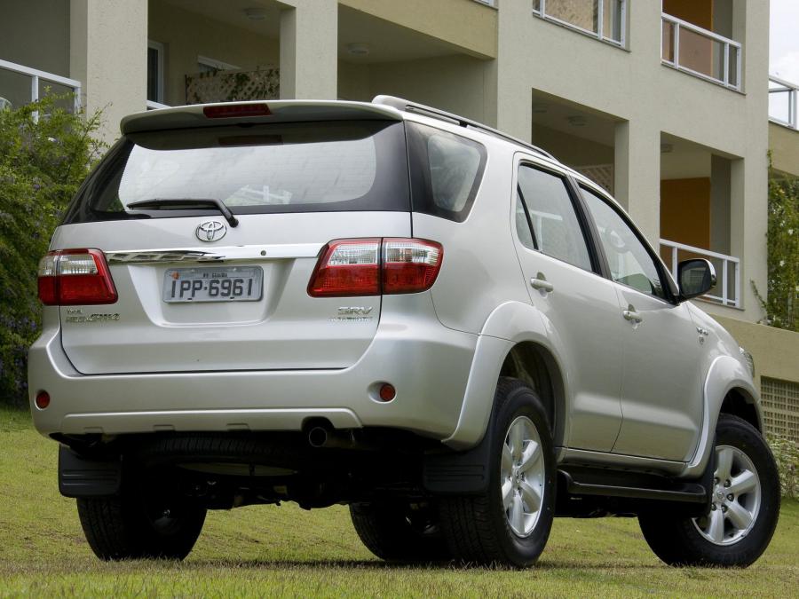  Toyota Hilux SW4 2006 года  (фото 3 из 4)